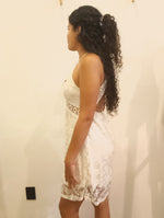 vestido beige con bordados