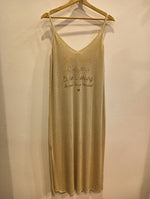 Vestido ceñido dorado