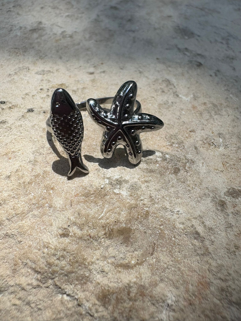 Anillo acero en color plata con pez y estrella