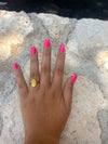 Anillo en Acero color dorado Con concha