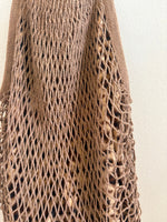 Bolso en tela forma de red en marron forro leopardo
