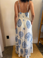 Vestido Largo blanco con detalles en  azul